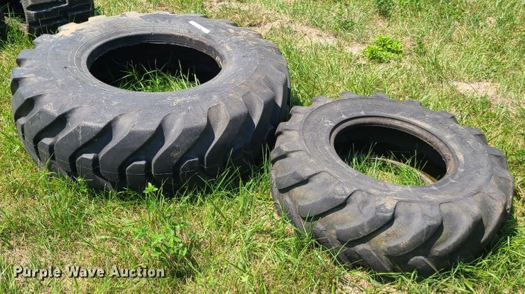 image for item EL9842 (2) tires