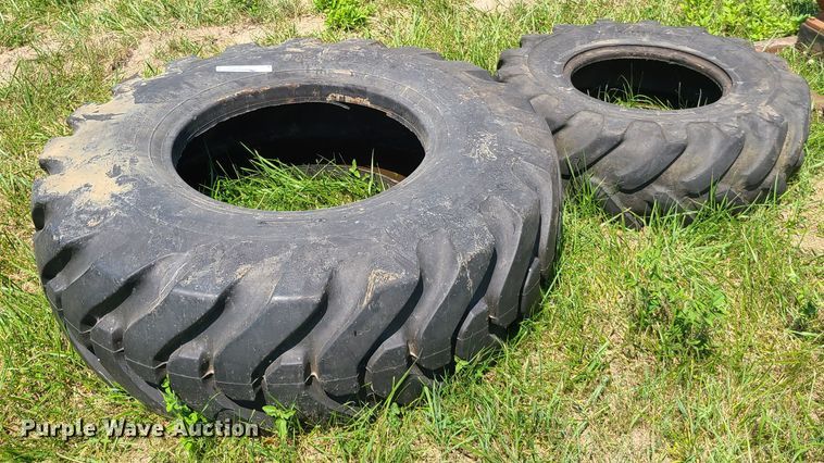 image for item EL9842 (2) tires