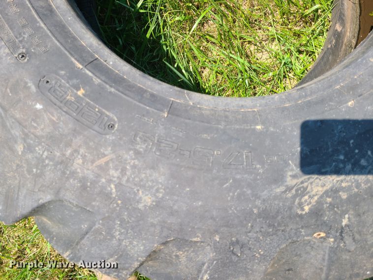 image for item EL9842 (2) tires