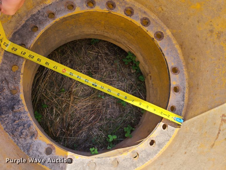 image for item EL9853 (6) 100/50R25 flotation tires and wheels