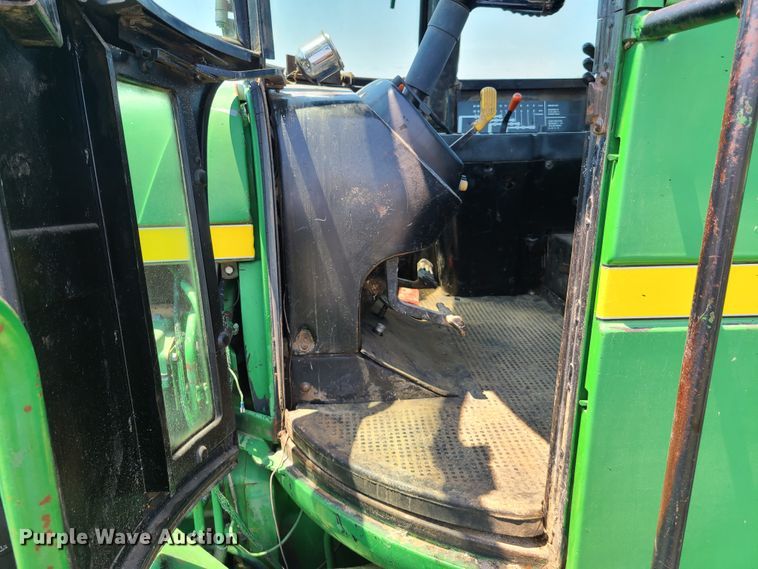 image for item EL9866 1980 John Deere 8640  4WD tractor