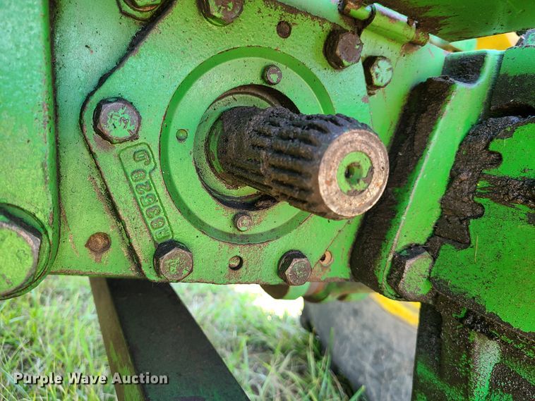 image for item EL9866 1980 John Deere 8640  4WD tractor