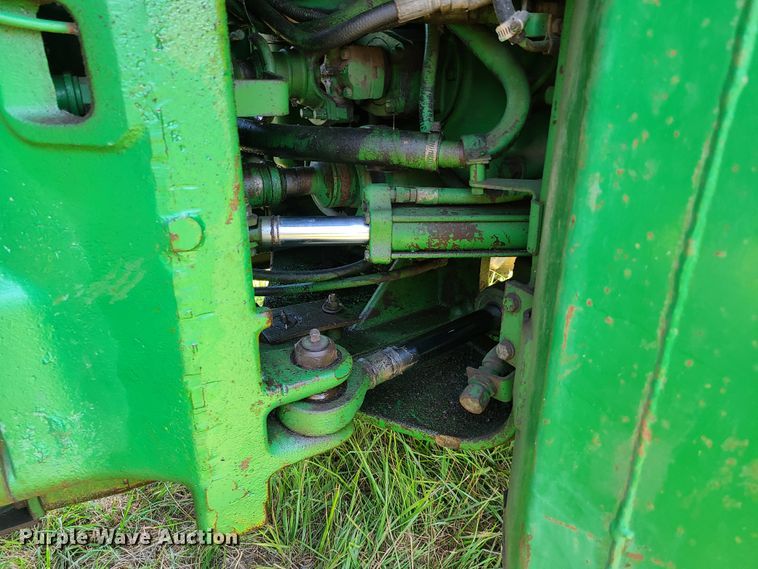 image for item EL9866 1980 John Deere 8640  4WD tractor