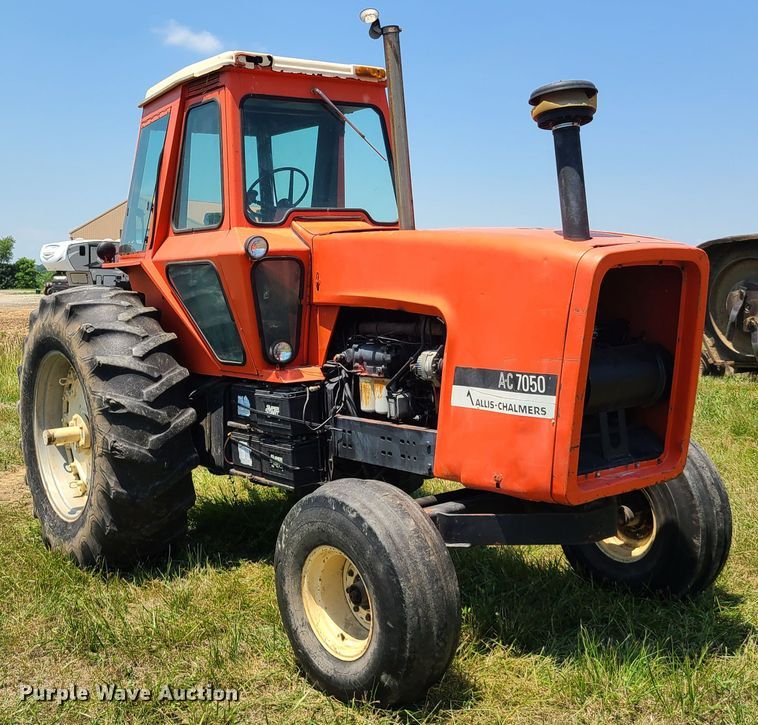 image for item EL9869 Allis Chalmers 7050  tractor