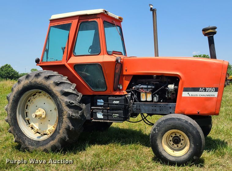 image for item EL9869 Allis Chalmers 7050  tractor