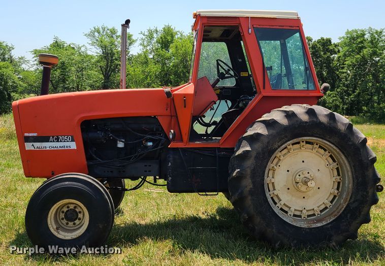 image for item EL9869 Allis Chalmers 7050  tractor