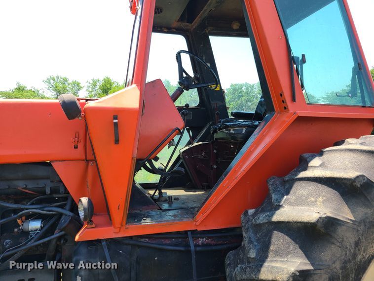 image for item EL9869 Allis Chalmers 7050  tractor