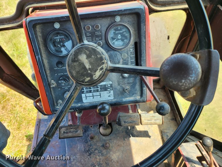 image for item EL9869 Allis Chalmers 7050  tractor