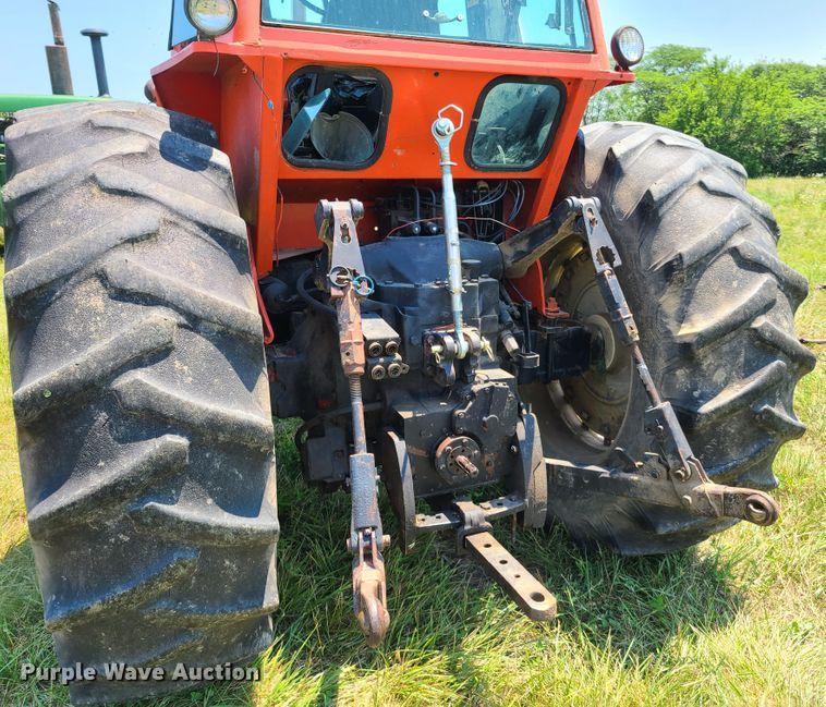 image for item EL9869 Allis Chalmers 7050  tractor