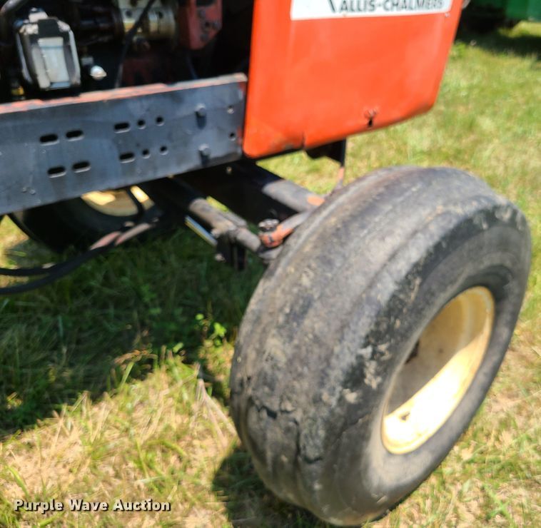 image for item EL9869 Allis Chalmers 7050  tractor
