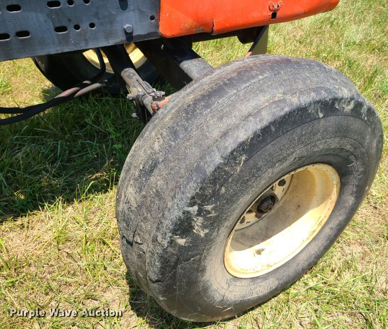 image for item EL9869 Allis Chalmers 7050  tractor