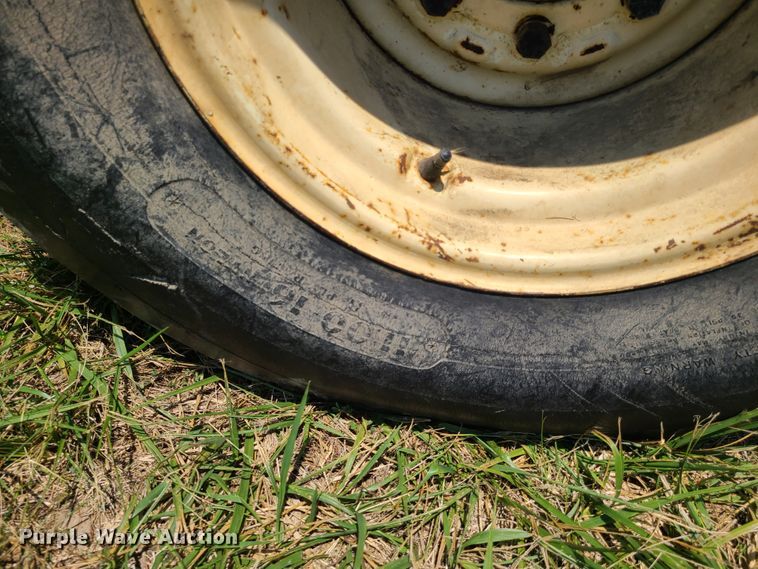 image for item EL9869 Allis Chalmers 7050  tractor