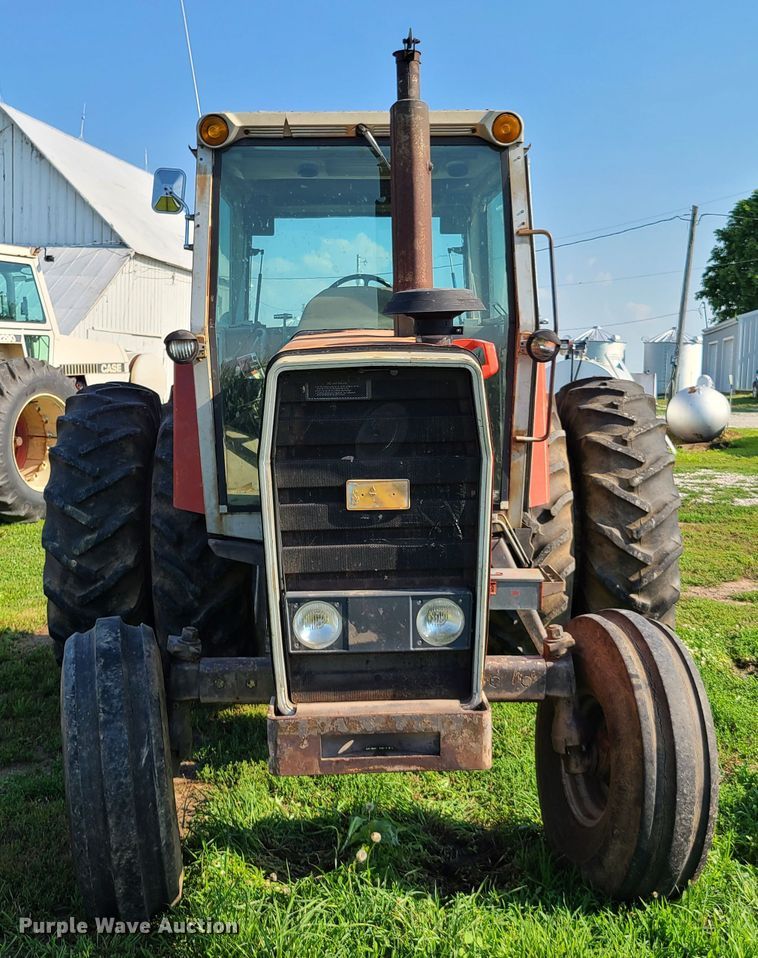 image for item EL9901 1982 Massey-Ferguson 2640  tractor