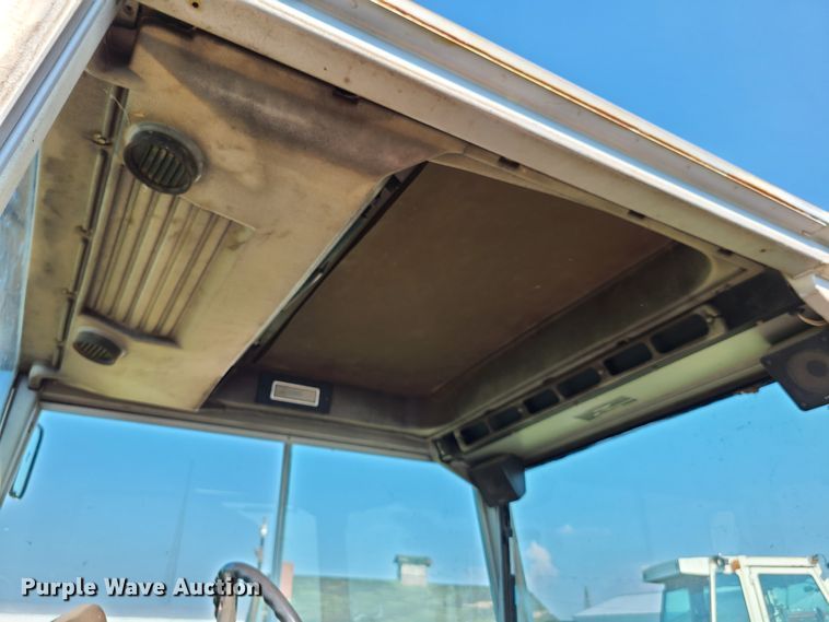 image for item EL9901 1982 Massey-Ferguson 2640  tractor