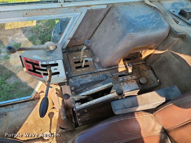 image for item EL9901 1982 Massey-Ferguson 2640  tractor