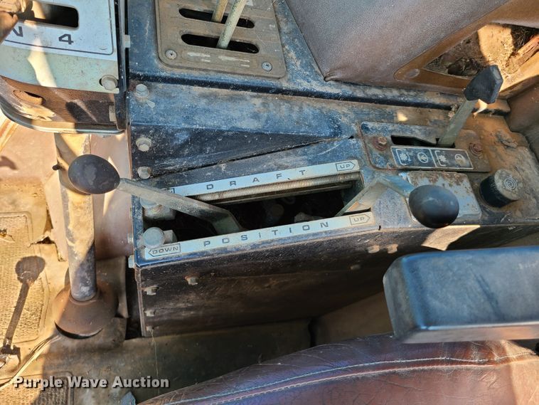 image for item EL9901 1982 Massey-Ferguson 2640  tractor