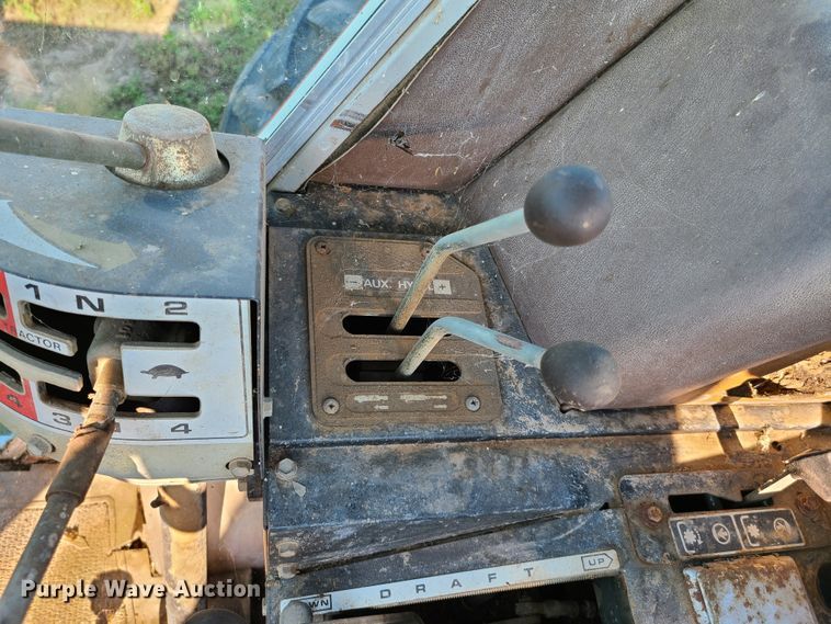 image for item EL9901 1982 Massey-Ferguson 2640  tractor