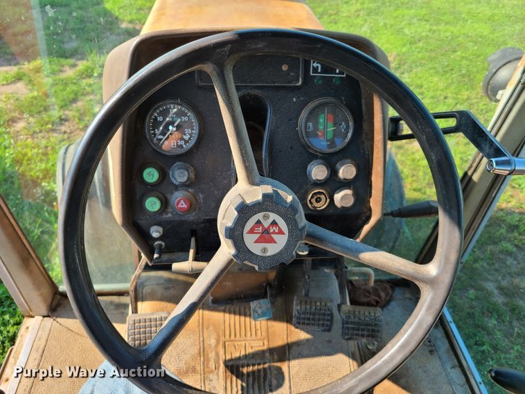 image for item EL9901 1982 Massey-Ferguson 2640  tractor