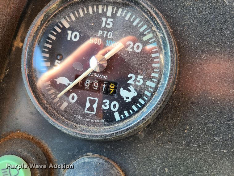 image for item EL9901 1982 Massey-Ferguson 2640  tractor