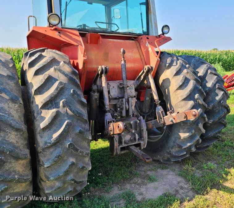 image for item EL9901 1982 Massey-Ferguson 2640  tractor