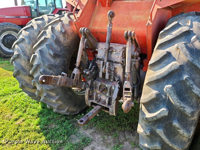 image for item EL9901 1982 Massey-Ferguson 2640  tractor