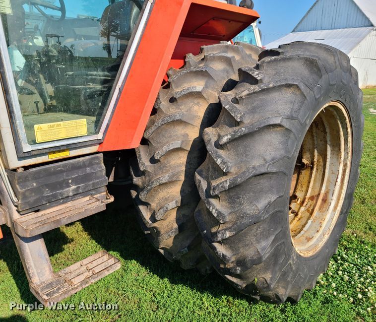 image for item EL9901 1982 Massey-Ferguson 2640  tractor