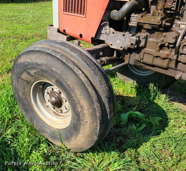 image for item EL9901 1982 Massey-Ferguson 2640  tractor