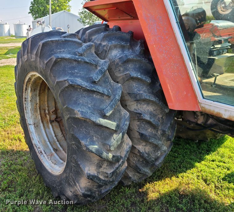 image for item EL9901 1982 Massey-Ferguson 2640  tractor