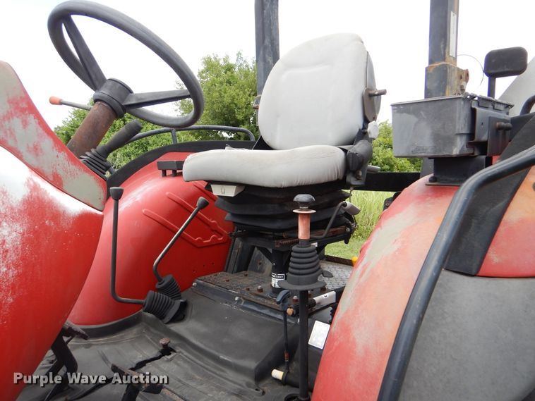 image for item GM9068 2004 Case IH JX65  tractor