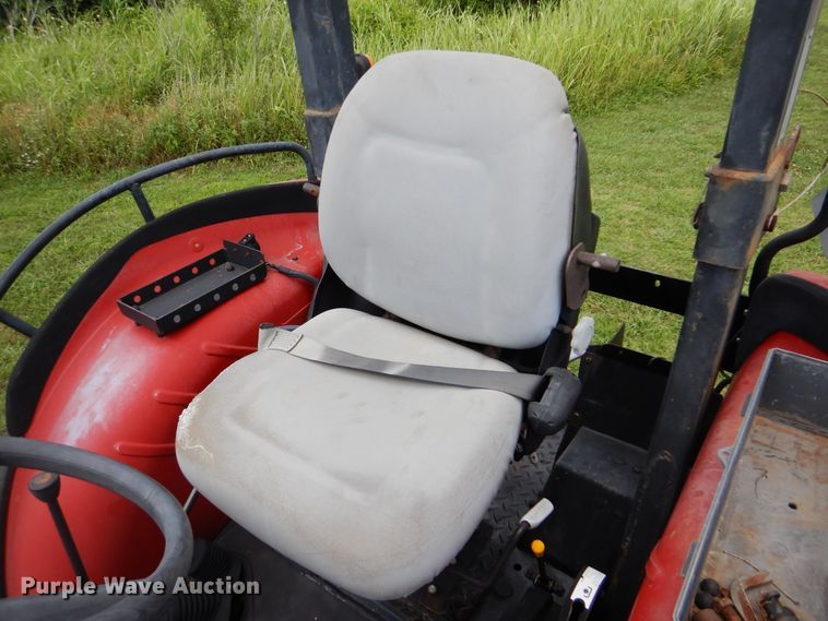 image for item GM9068 2004 Case IH JX65  tractor