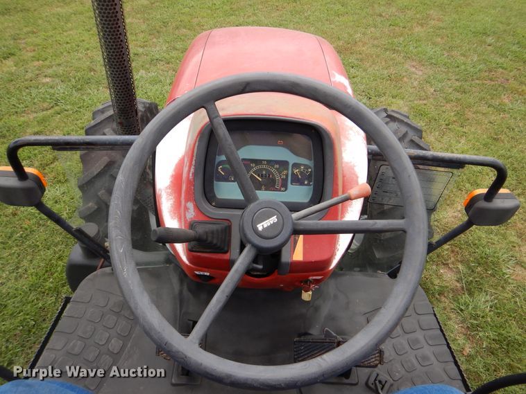 image for item GM9068 2004 Case IH JX65  tractor