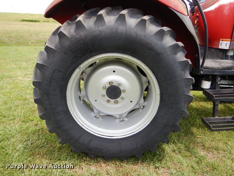 image for item GM9068 2004 Case IH JX65  tractor