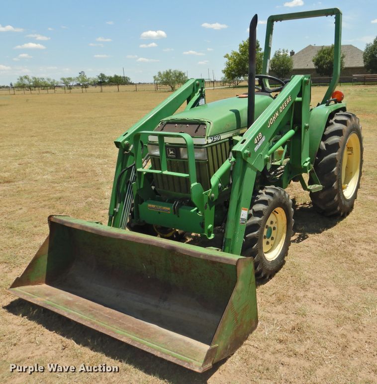 image for item GN9952 2002 John Deere 790  MFWD tractor