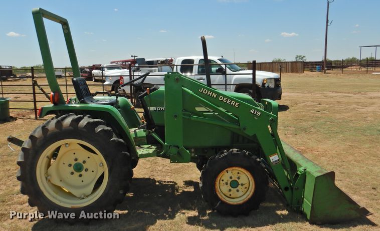 image for item GN9952 2002 John Deere 790  MFWD tractor