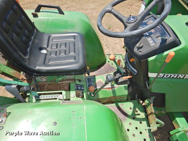 image for item GN9952 2002 John Deere 790  MFWD tractor