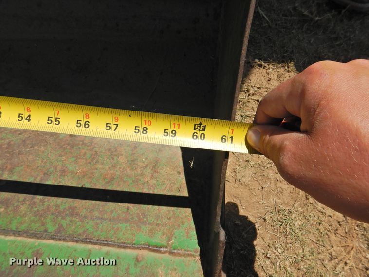 image for item GN9952 2002 John Deere 790  MFWD tractor