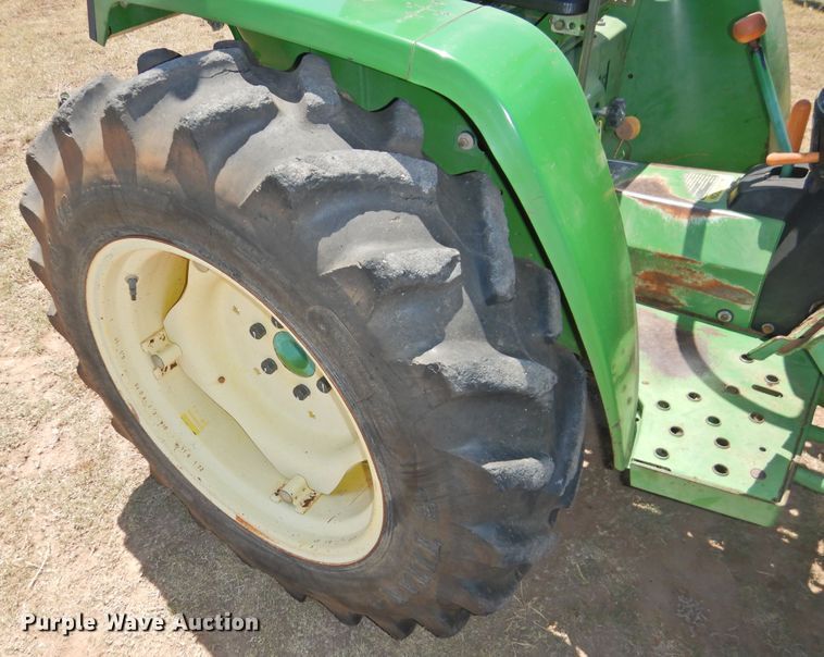 image for item GN9952 2002 John Deere 790  MFWD tractor