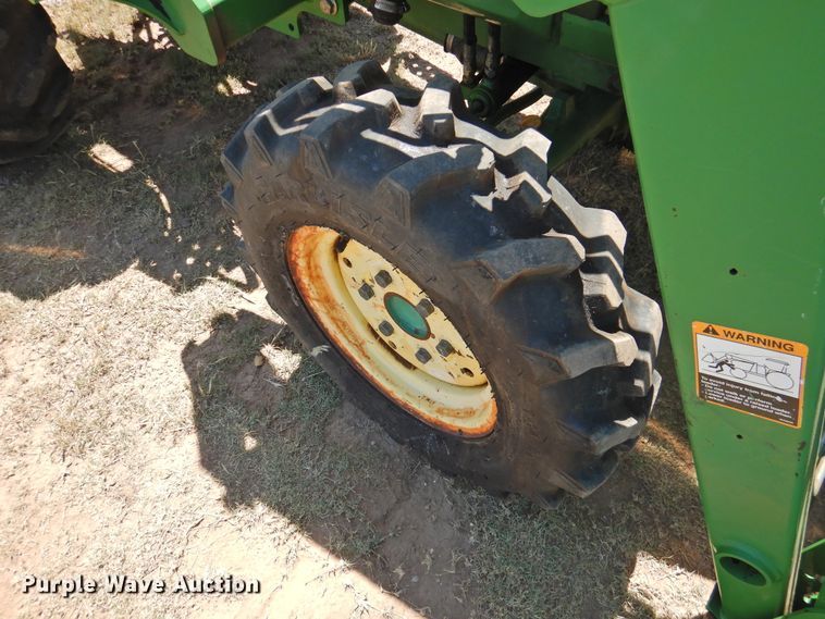 image for item GN9952 2002 John Deere 790  MFWD tractor