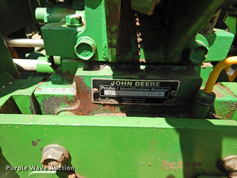 image for item GN9952 2002 John Deere 790  MFWD tractor