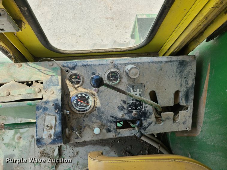 image for item GT9174 John Deere 55 combine