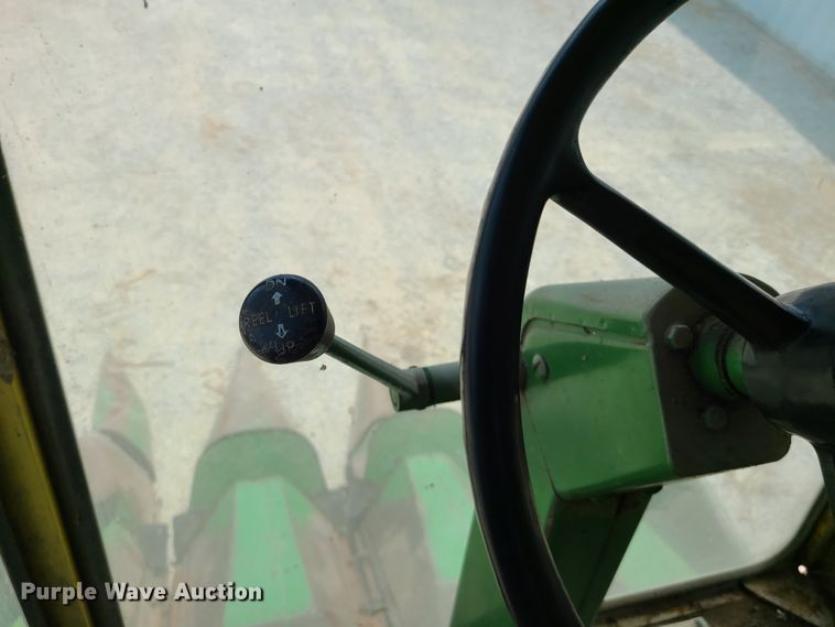 image for item GT9174 John Deere 55 combine