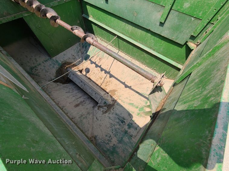 image for item GT9174 John Deere 55 combine