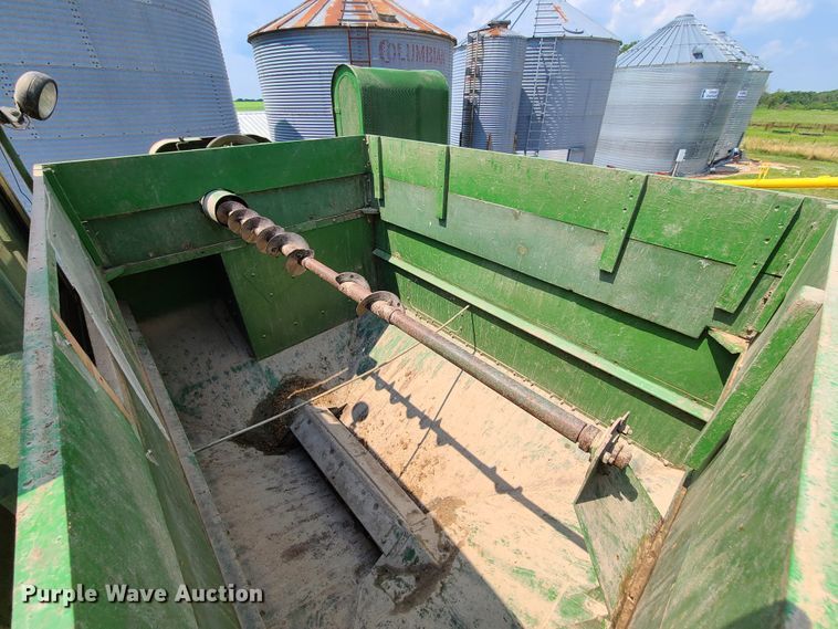 image for item GT9174 John Deere 55 combine