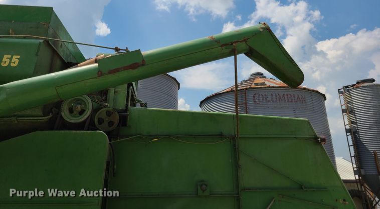 image for item GT9174 John Deere 55 combine