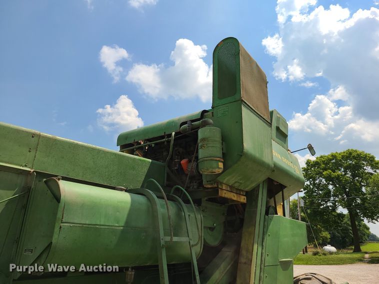 image for item GT9174 John Deere 55 combine