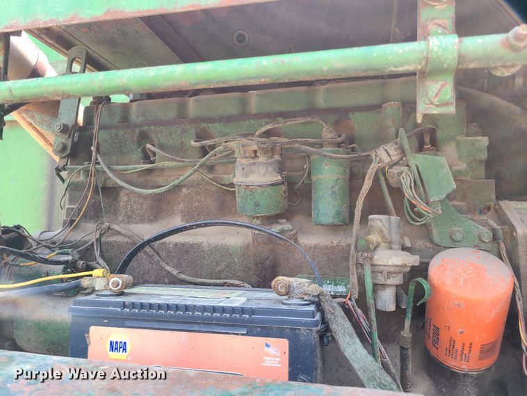 image for item GT9174 John Deere 55 combine