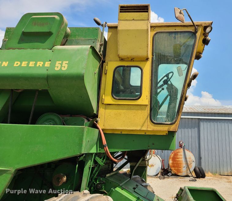 image for item GT9174 John Deere 55 combine