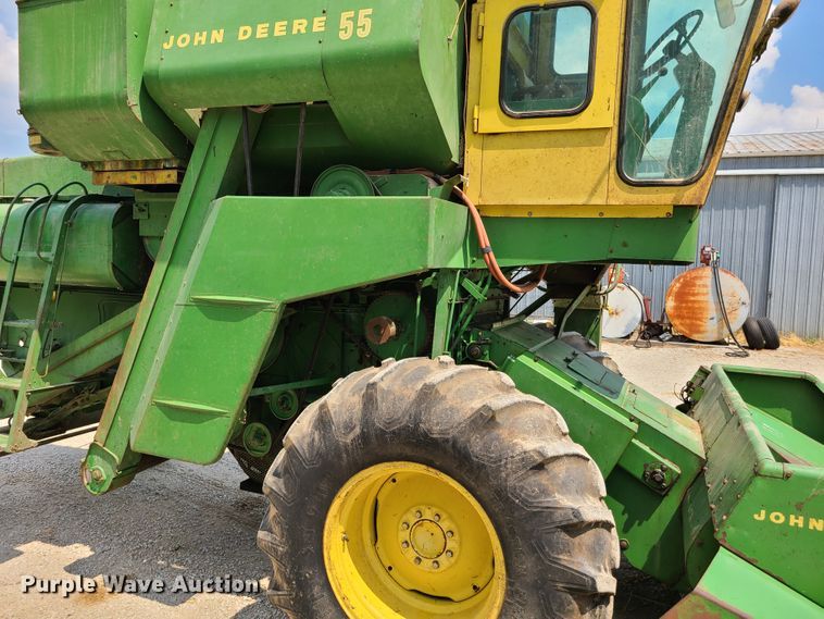 image for item GT9174 John Deere 55 combine
