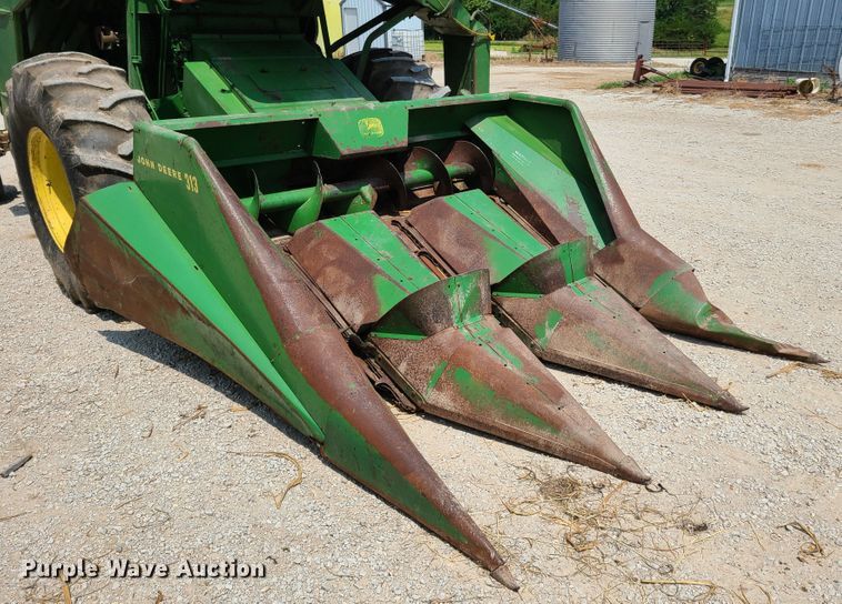 image for item GT9174 John Deere 55 combine