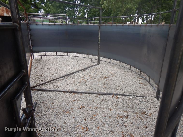 image for item HG9085 Livestock alley with tub